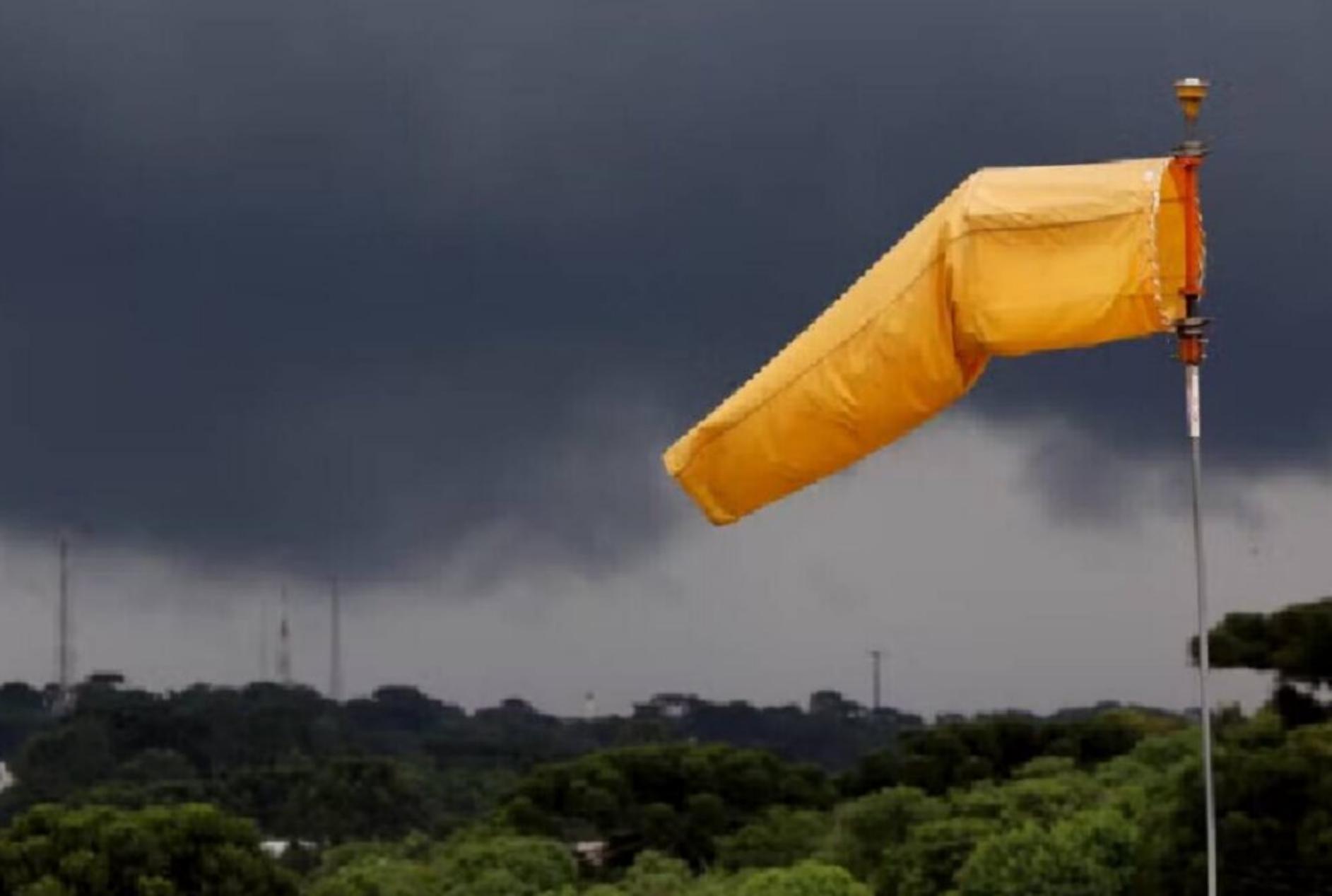 Paraná entra em alerta laranja para tempestades nesta sexta (22); confira as cidades