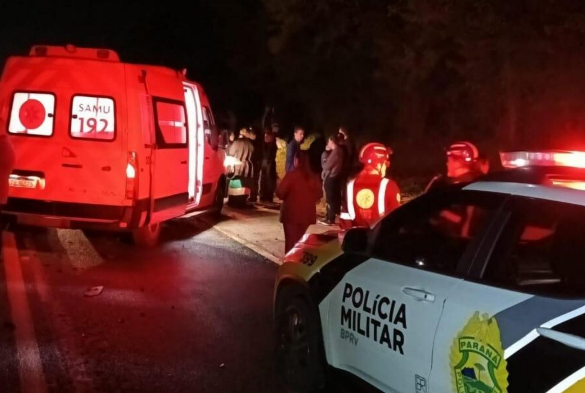foto de Jovens de 18 e 19 anos morrem em colisão entre carro e caminhão na madrugada de sábado (23) no Noroeste do Paraná