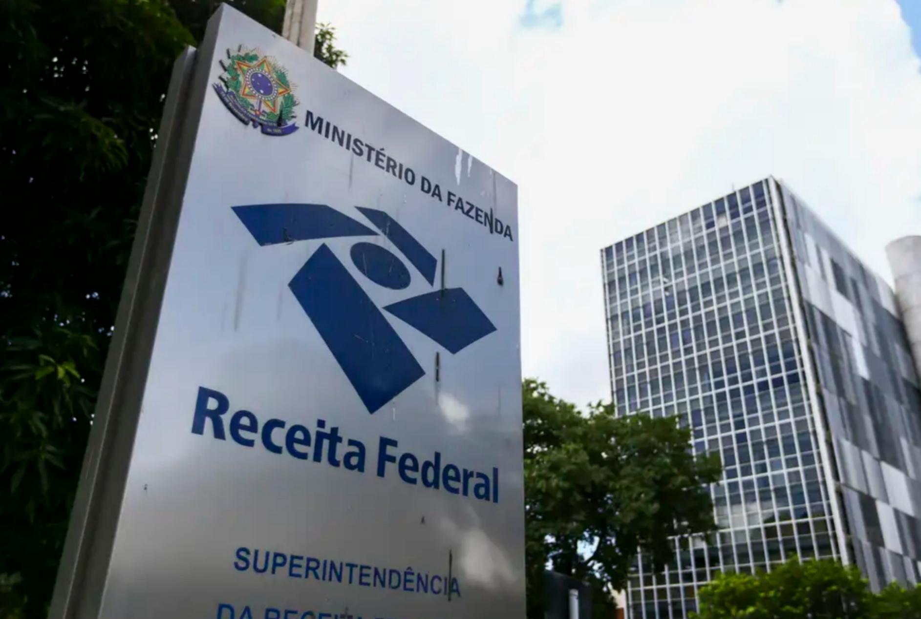 Receita paga nesta terça (30) o maior lote de restituição do IR da história; veja como consultar
