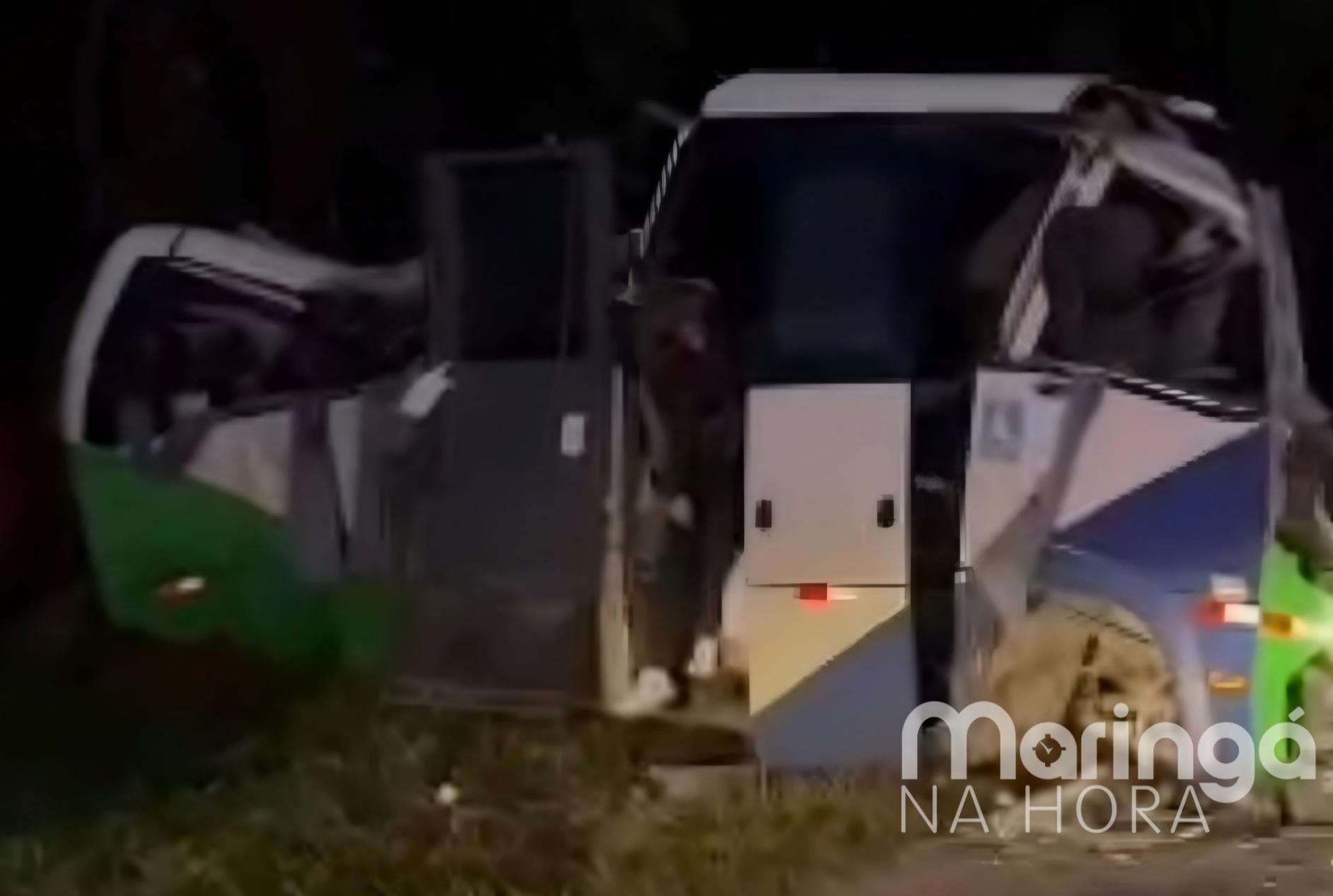 22 mortos em gravíssimo acidente entre ônibus e caminhão no Paraná