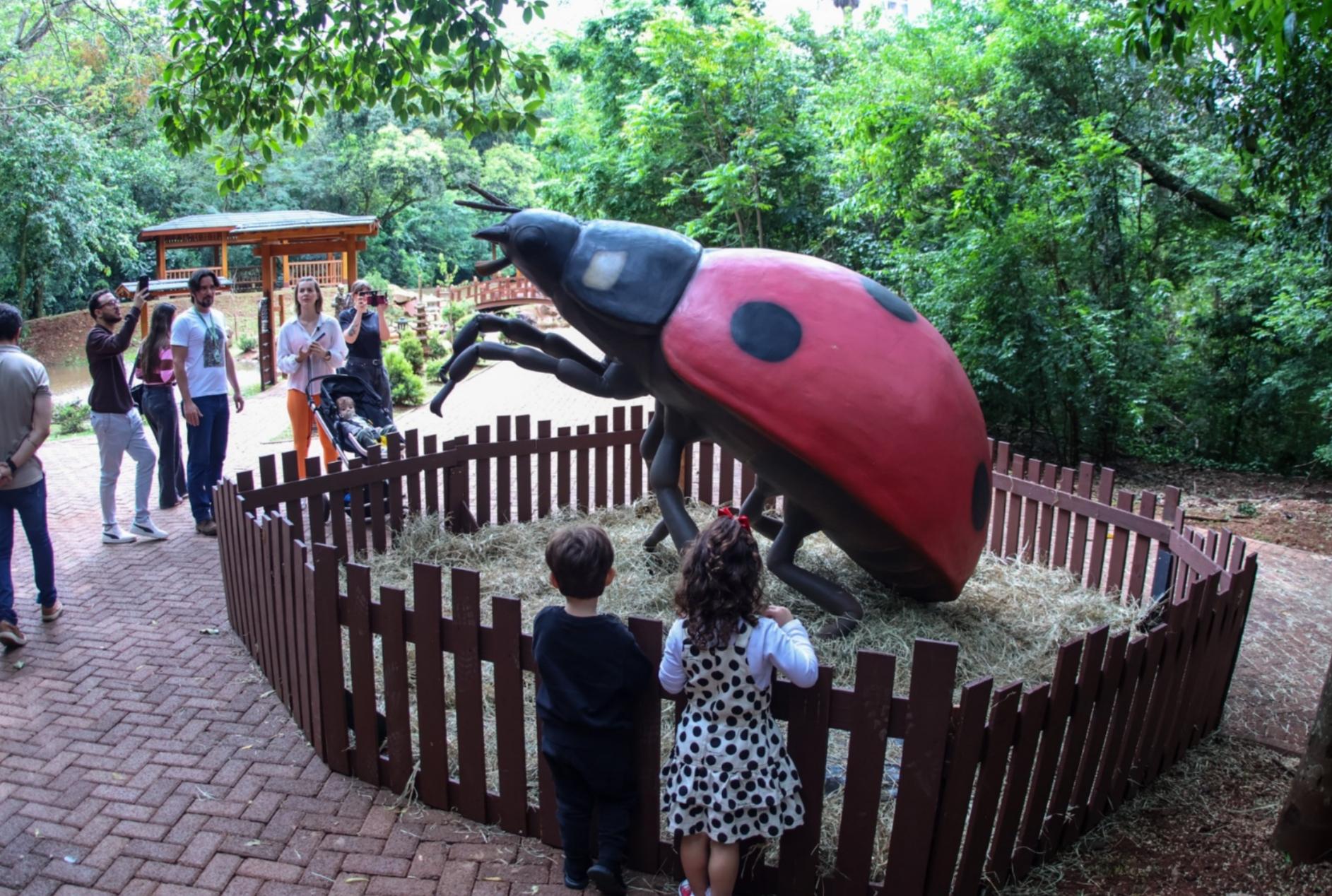 Com ‘insetos gigantes’, exposição ‘Primavera Encantada: Natureza Gigante’ abre ao público nesta sexta-feira, 25