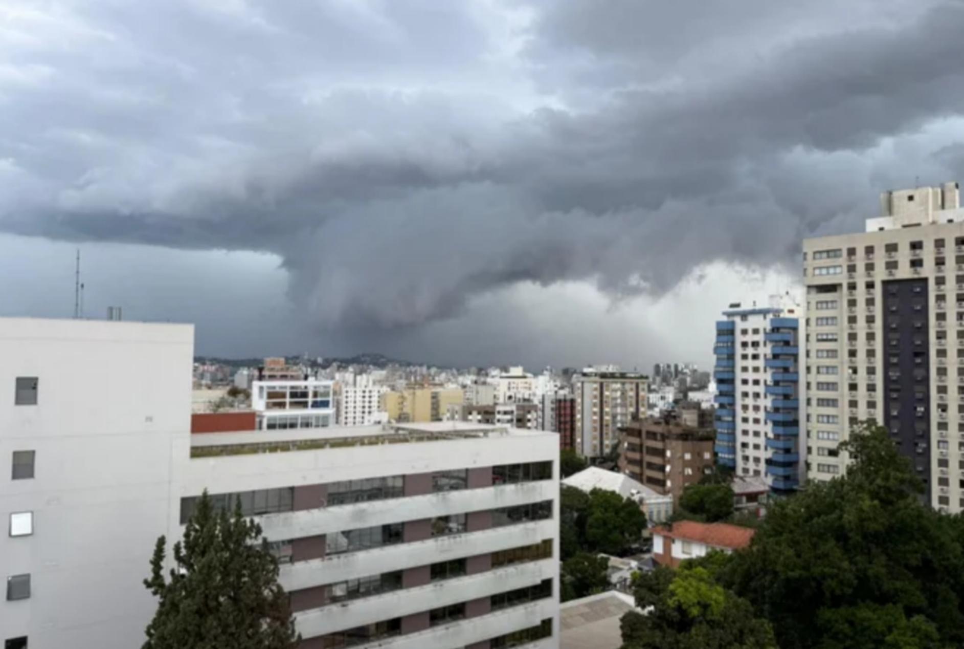 foto de Alerta de tempestade atinge cidades do Paraná nesta terça-feira; confira a lista