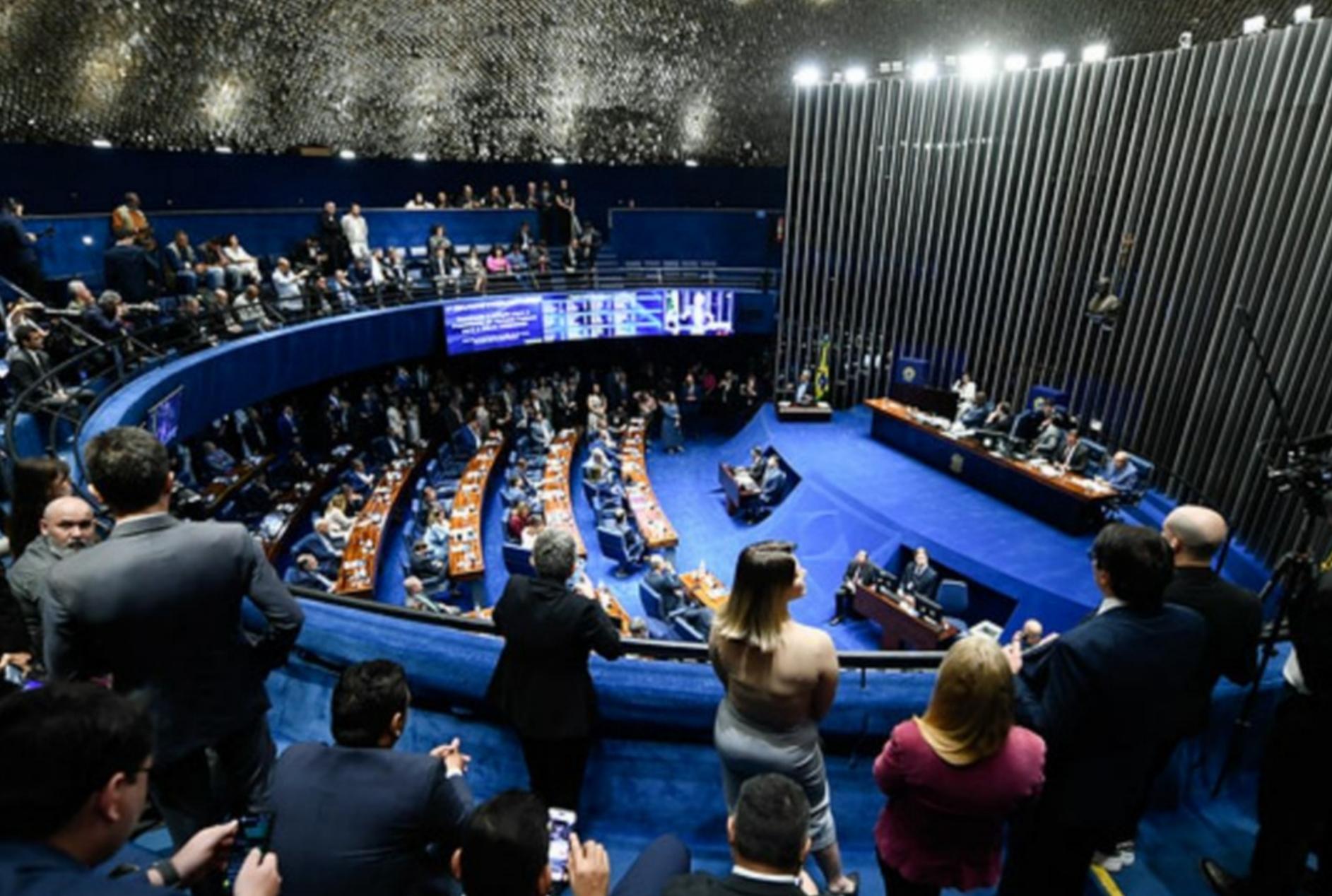 foto de Senado vota PEC pelo fim da escala 6x1