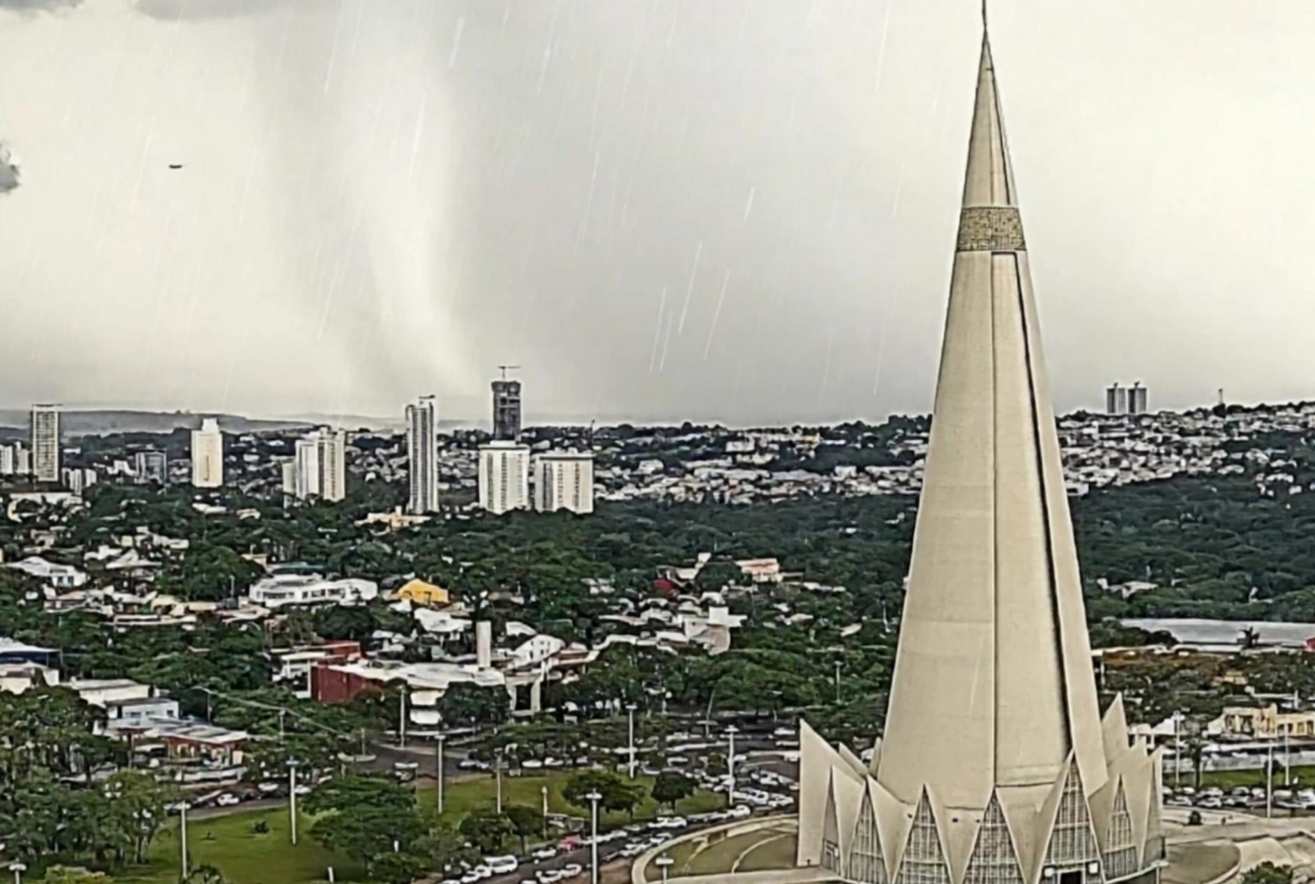 Chuva deve voltar a Maringá na quarta-feira e seguir até domingo