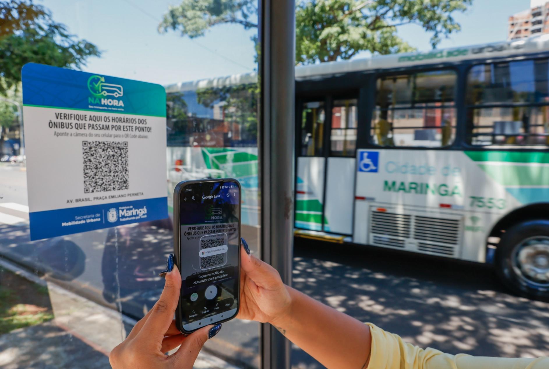 Passageiros do transporte coletivo podem consultar horários de ônibus por QR Code e WhatsApp