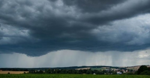 Tempestade, granizo e ventos de até 100 km/h podem atingir o Paraná nesta terça