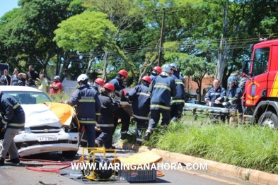 foto de Motorista invade pista e bate de frente com carro que transportava funcionários do SAMU em Maringá