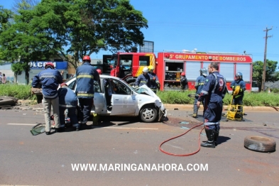 foto de Motorista invade pista e bate de frente com carro que transportava funcionários do SAMU em Maringá