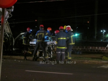 foto de Motorista de carro que colidiu contra poste em Maringá, morre no hospital