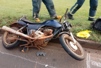 foto de Motociclista atropelado por caminhão no Contorno Sul de Maringá, morre no hospital
