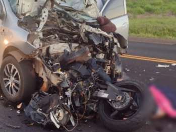 foto de Jovem morre ao colidir com moto de alta cilindrada em carro na região