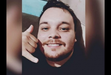 foto de Jovens morrem carbonizados dentro de carro em acidente violento no Paraná