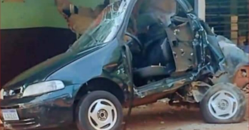  Duas jovens morrem e outra fica gravemente ferida após carro capotar