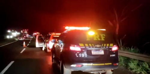 foto de Colisão entre dois carros termina na morte de mulher na BR-376