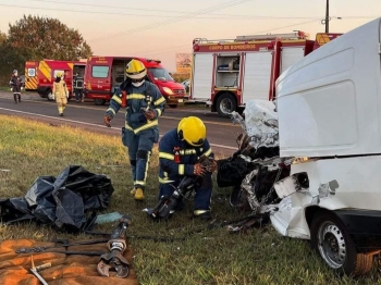 foto de Homem morre e quatro pessoas ficam feridas em acidente na PR-323