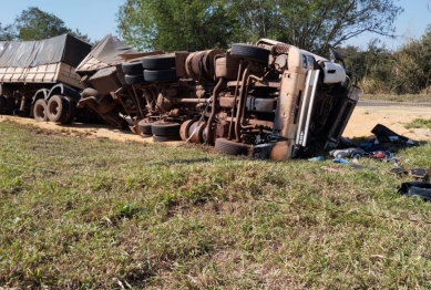 foto de Caminhoneiro que morreu em acidente com carreta é sepultado em Maringá