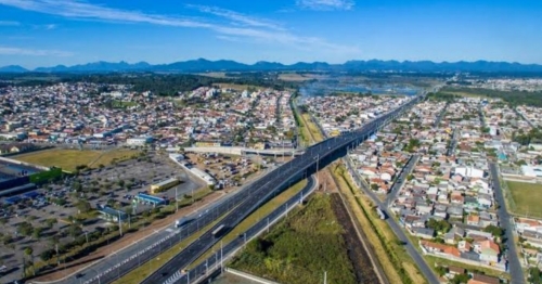Concurso público tem mais de 40 vagas e salários de até R$ 9 mil, no Paraná