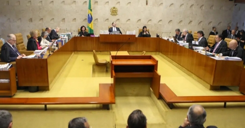Maioria do STF vota por manter símbolos religiosos em órgãos públicos