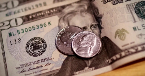 Dólar fecha em R$ 6,06 e atinge recorde desde Plano Real
