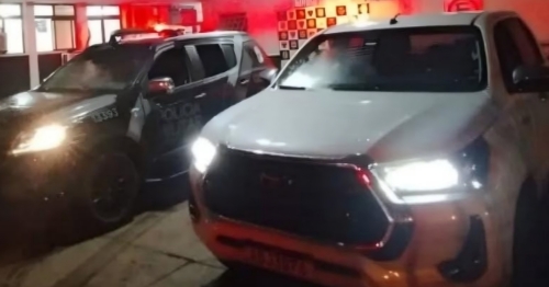 Polícia encontra R$ 50 mil dentro de caminhonete furtada em Maringá