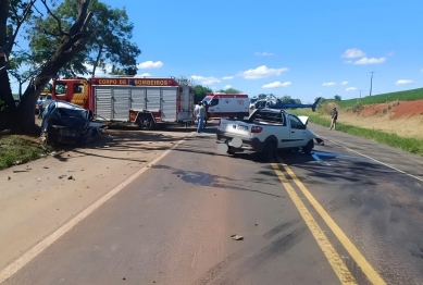 foto de Acidente com carro da saúde resulta em dois óbitos no Paraná