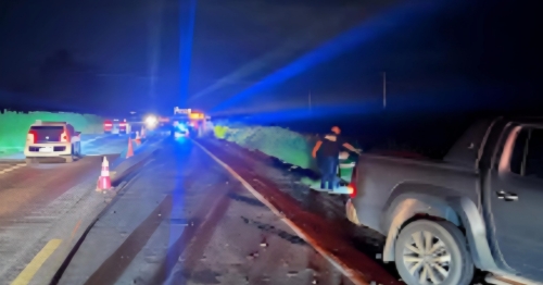 Colisão entre moto e camionete resulta em uma morte na BR-376