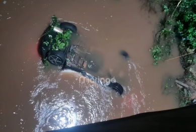 foto de Homem morre ao cair com carro dentro de rio na região