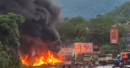 Caminhão-tanque em chamas bloqueia BR-277, em Morretes