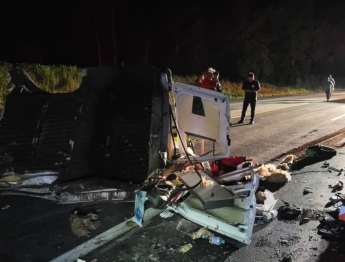 foto de Médico, enfermeira, motorista e paciente morrem em acidente com ambulância do Samu no Paraná