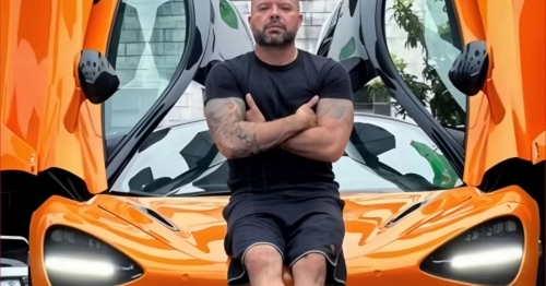 Influenciador de 46 anos morre após anestesia geral para fazer tatuagem
