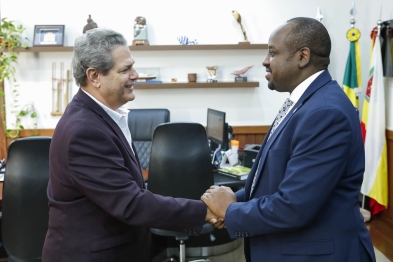 foto de Prefeitura recebe visita do embaixador de Ruanda e fortalece parcerias tecnológicas