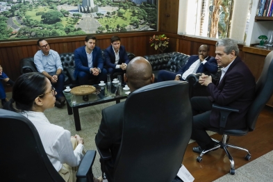foto de Prefeitura recebe visita do embaixador de Ruanda e fortalece parcerias tecnológicas