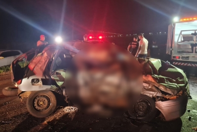 foto de Mãe e filho morrem em acidente envolvendo dois carros na PR-317