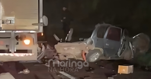 Colisão frontal entre carro e ônibus escolar mata quatro pessoas da mesma família