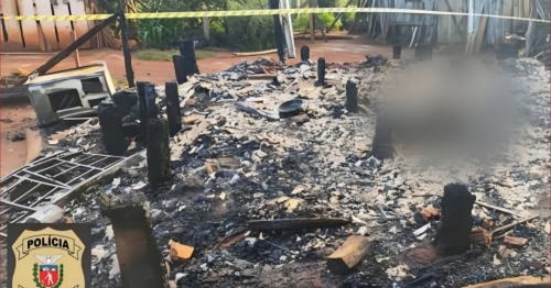 Idoso e quatro cachorros morrem carbonizados após incêndio em residência