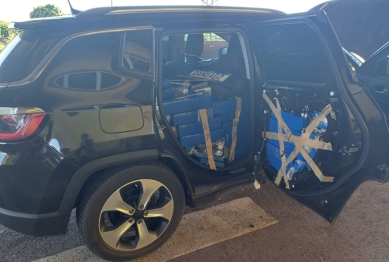 foto de PRF apreende quase uma tonelada de maconha na região