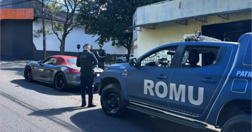 ROMU de Maringá apreende carro de luxo PORSCHE com mais de 20 mil reais em impostos atrasados após manobras perigosas
