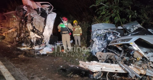 Colisão entre carro e van deixa três mortos em Marialva