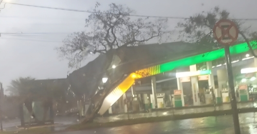 Chuva e ventania encerram período de calor em Maringá e outras regiões do Paraná