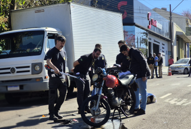 foto de Motociclista de 28 anos morre após colidir na traseira de caminhão em Maringá