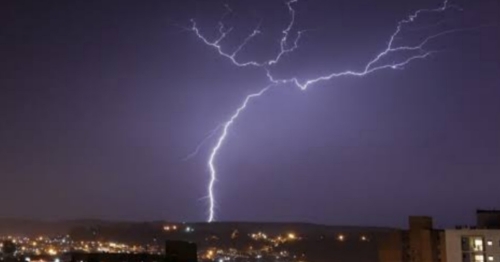 Frente fria avança no Sul e traz risco de temporais no Paraná e Santa Catarina a partir de domingo, alerta Inmet