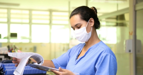 Maringá abre seleção para a saúde com salários de até R$ 9,9 mil; inscrições já começaram