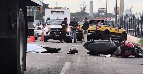 Motociclista morre após cair e ser atropelado por caminhão na Avenida Colombo, em Maringá