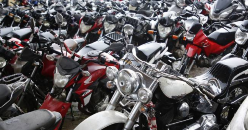 Leilão do Detran-PR reúne carros, motos e utilitários; veja como participar