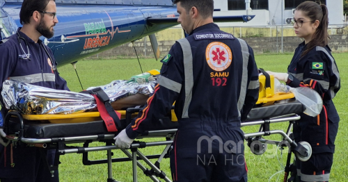 Idoso bate a cabeça em queda de patinete e é entubado no local