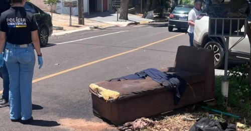 Homem é encontrado morto e amarrado dentro de sofá no Noroeste do Paraná