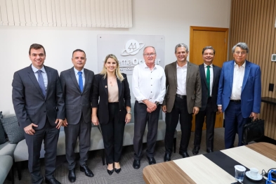 foto de Vereadora Majô cumpre agenda com o governador do Estado e outras autoridades na capital