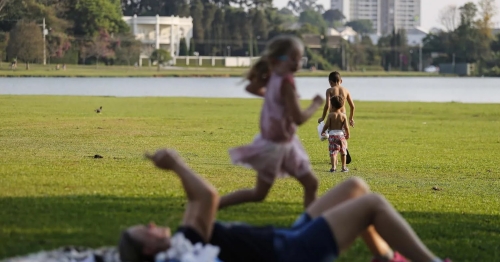 Paraná ferve com 39,7°C e risco de temporais no fim de semana; veja quais as cidades