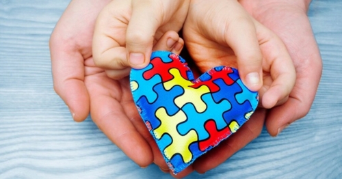 Mães atípicas vão receber R$ 1.621 por mês? Veja o que é fato e o que ainda é proposta