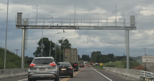 Deputados do Paraná pedem suspensão da cobrança integral do pedágio eletrônico free flow no Lote 4